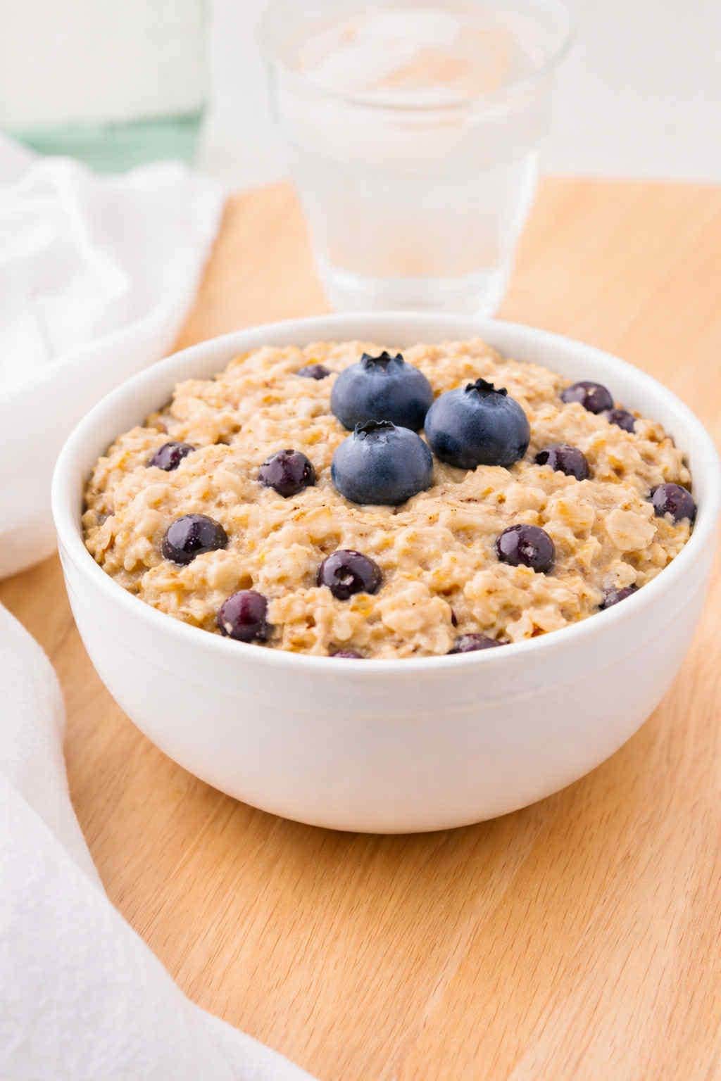 MAK D Productions Blueberries and Cream Oatmeal Freeze Dried Meal Camping Hunting Preppers Kayaking Backpacking Hiking Breakfast Bag Food